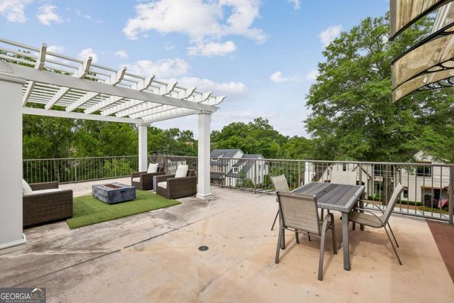 301 Canton Way, Roswell, GA 30075