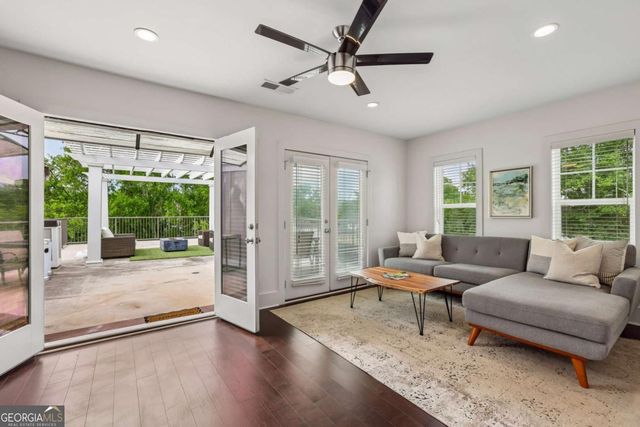 301 Canton Way, Roswell, GA 30075