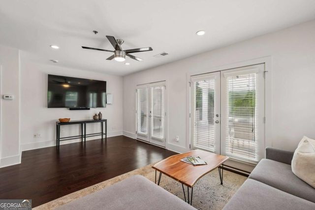 301 Canton Way, Roswell, GA 30075