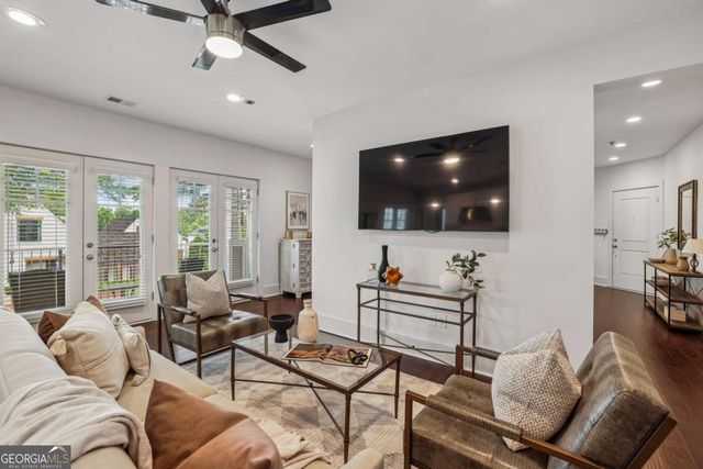 301 Canton Way, Roswell, GA 30075
