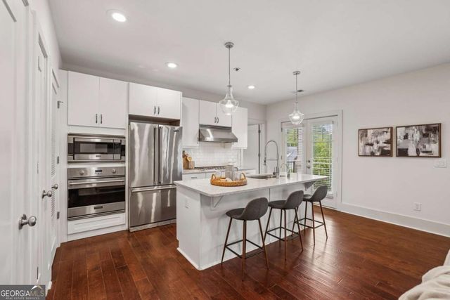 301 Canton Way, Roswell, GA 30075