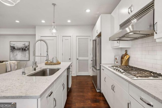 301 Canton Way, Roswell, GA 30075