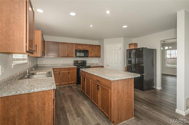 2781 Cedar Grove Drive, Belleville, IL 62221