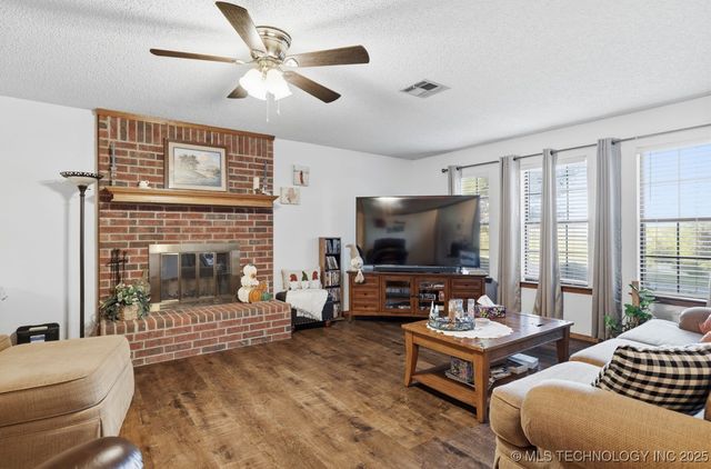 377 Mills Drive, Durant, OK 74701