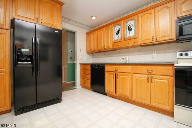 11 Christine Pl, Vernon Twp., NJ 07462