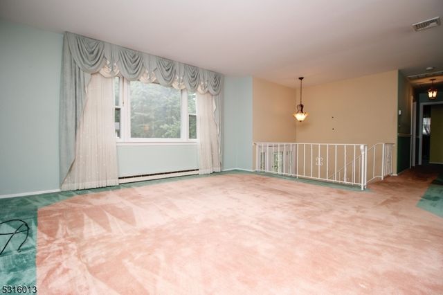 11 Christine Pl, Vernon Twp., NJ 07462