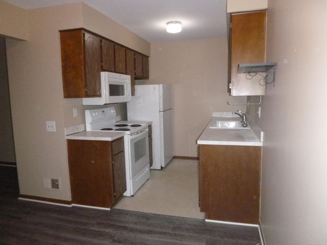 32608 Harper Avenue, St Clair Shores, MI 48082