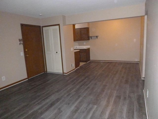 32608 Harper Avenue, St Clair Shores, MI 48082