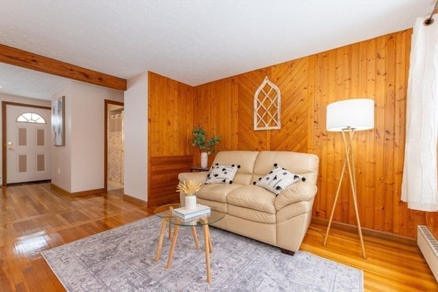 5 Porter Ave, Burlington, MA 01803