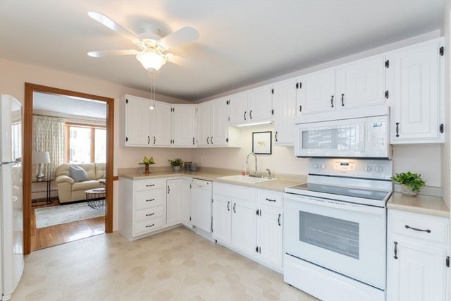 5 Porter Ave, Burlington, MA 01803