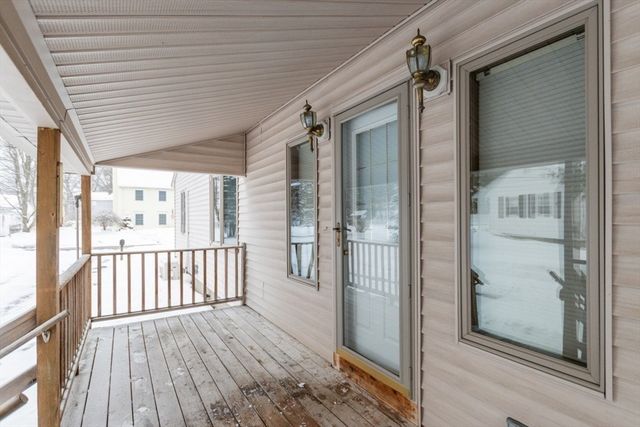 5 Porter Ave, Burlington, MA 01803