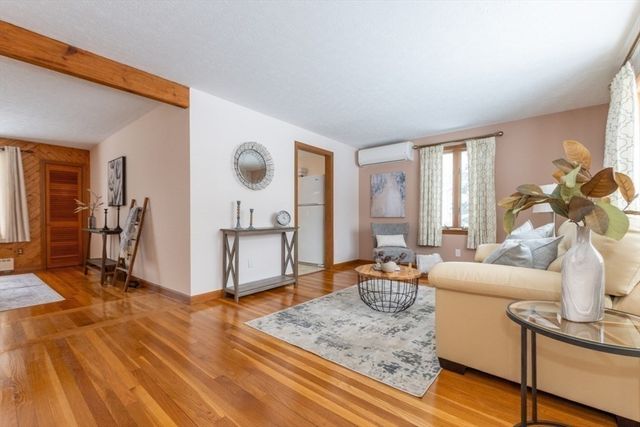 5 Porter Ave, Burlington, MA 01803