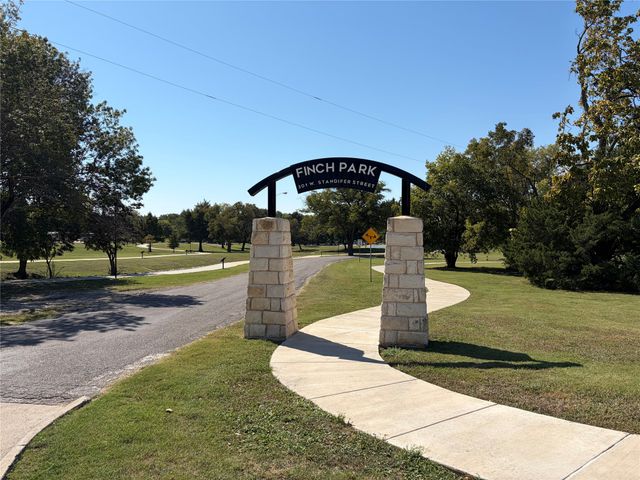 810 W Lamar Street, Mckinney, TX 75069