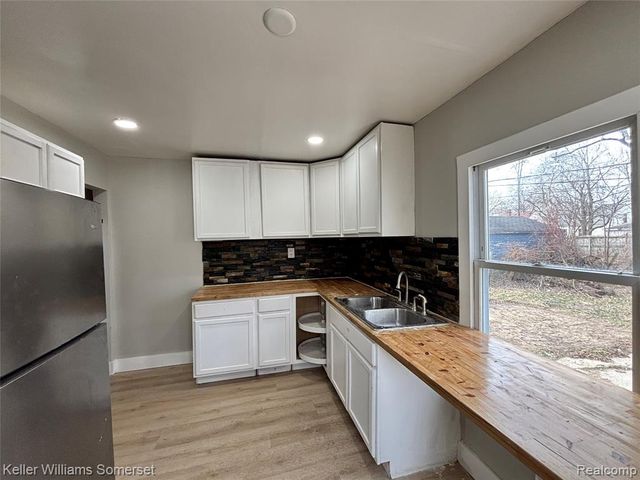 20245 Archdale Street, Detroit, MI 48235