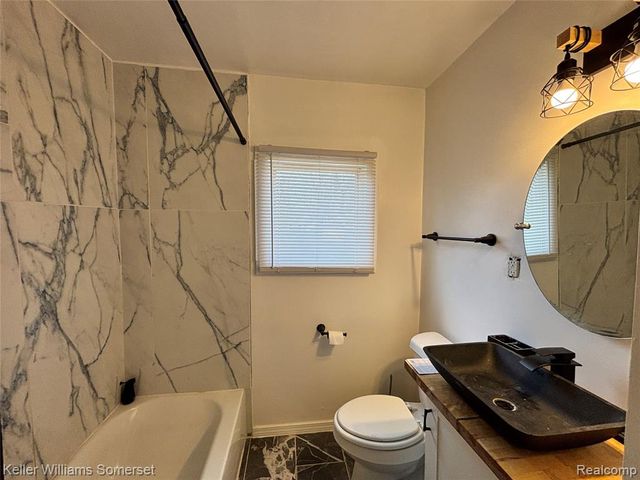 20245 Archdale Street, Detroit, MI 48235