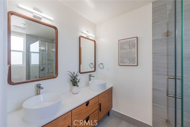 712 N Chestnut Avenue, Los Angeles, CA 90042