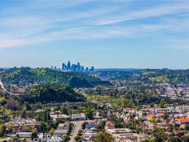 712 N Chestnut Avenue, Los Angeles, CA 90042