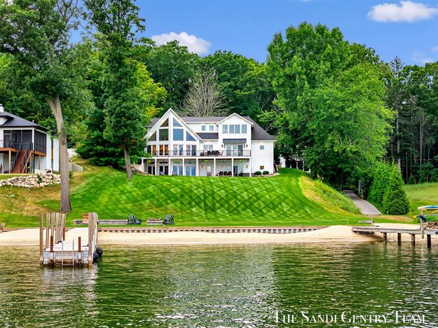 17870 W Spring Lake Road, Spring Lake, MI 49456