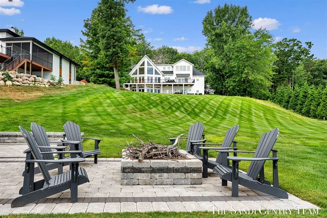 17870 W Spring Lake Road, Spring Lake, MI 49456
