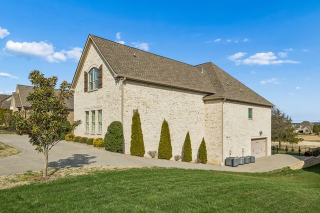 1625 Foxland Blvd, Gallatin, TN 37066