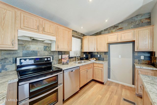 1423 E 19TH Avenue, Apache Junction, AZ 85119