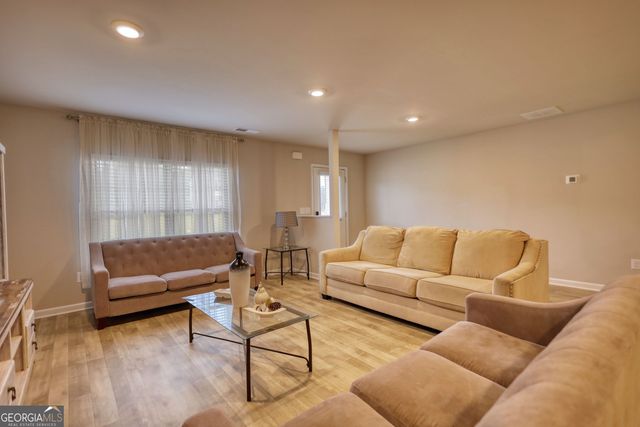 110 Chapel Heights Way, Covington, GA 30016