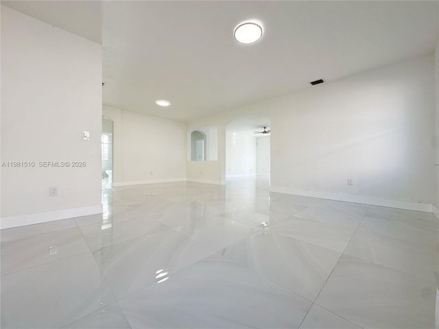 8052 NW 198th St, Hialeah, FL 33015