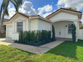8052 NW 198th St, Hialeah, FL 33015