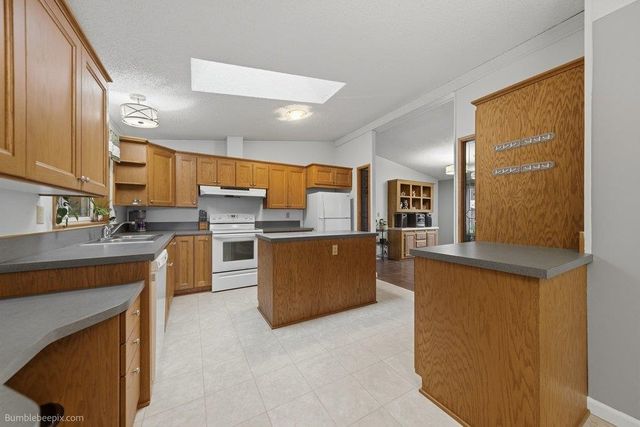 3004 E Fort Sumter Ln, Mead, WA 99021