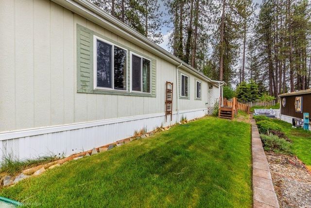 3004 E Fort Sumter Ln, Mead, WA 99021