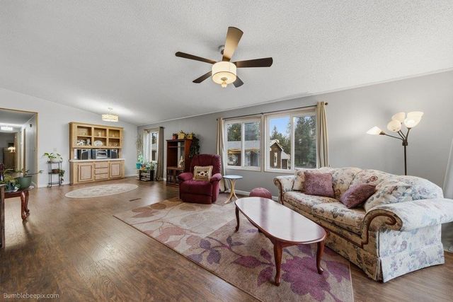 3004 E Fort Sumter Ln, Mead, WA 99021