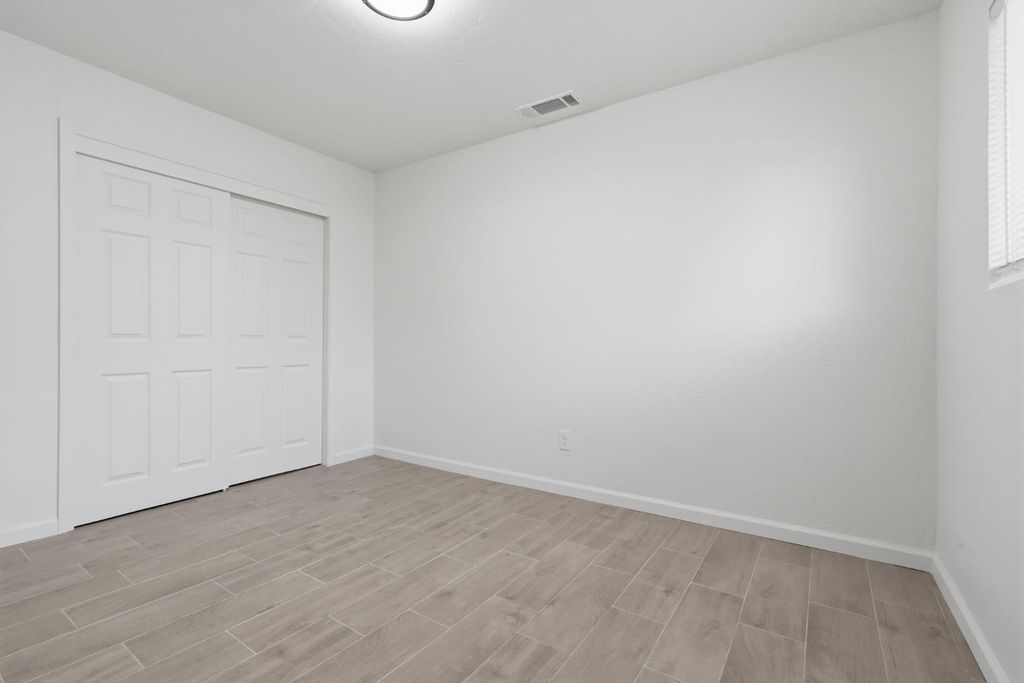 Image 14 of property listing at 1506 N Cobb, Porterville, CA 93257