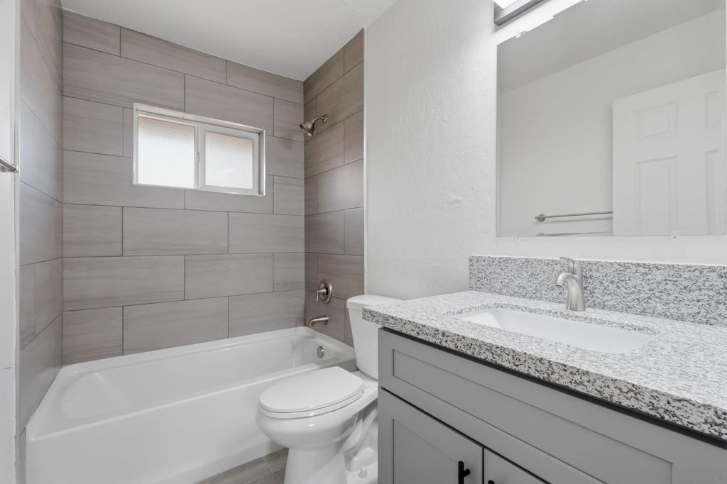 Image 23 of property listing at 1506 N Cobb, Porterville, CA 93257