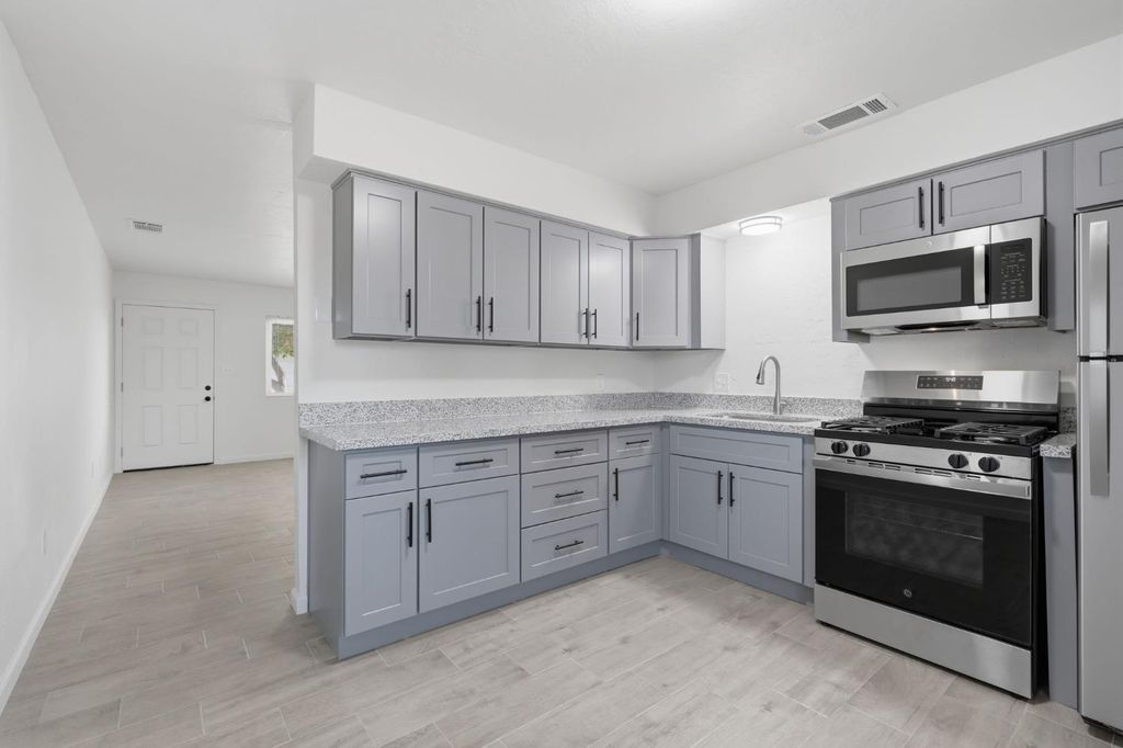Image 28 of property listing at 1506 N Cobb, Porterville, CA 93257