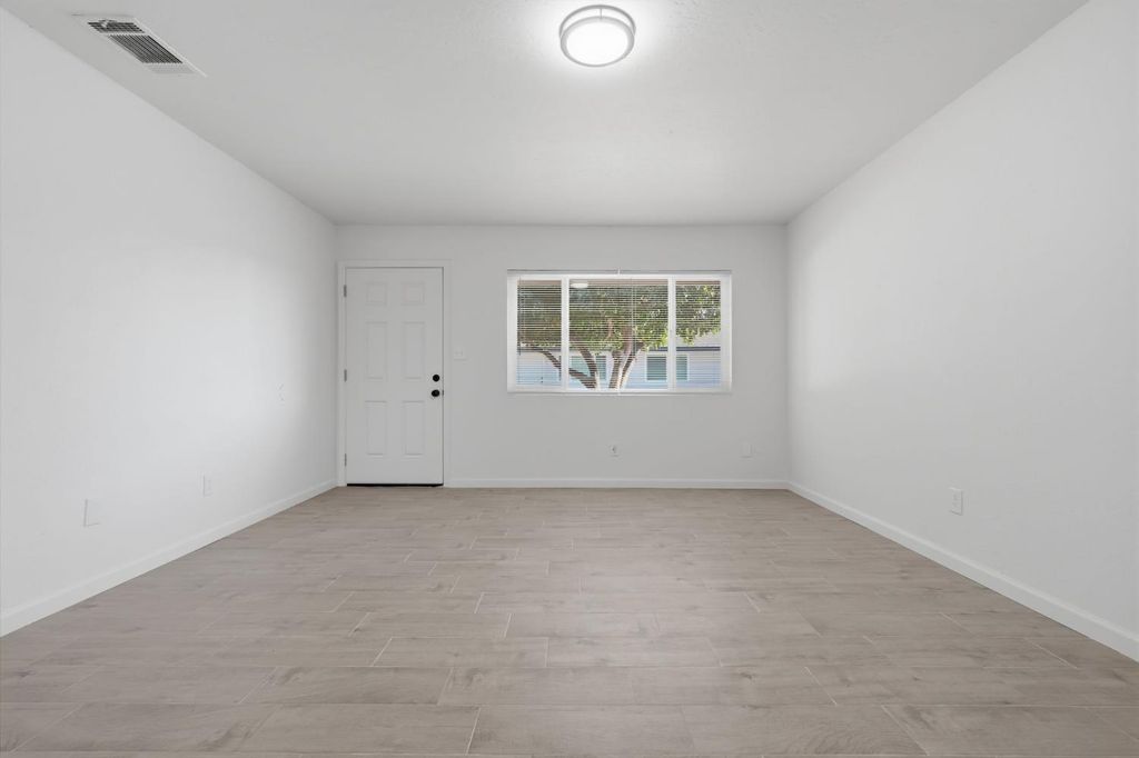Image 31 of property listing at 1506 N Cobb, Porterville, CA 93257