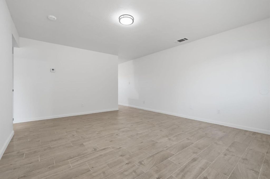 Image 33 of property listing at 1506 N Cobb, Porterville, CA 93257