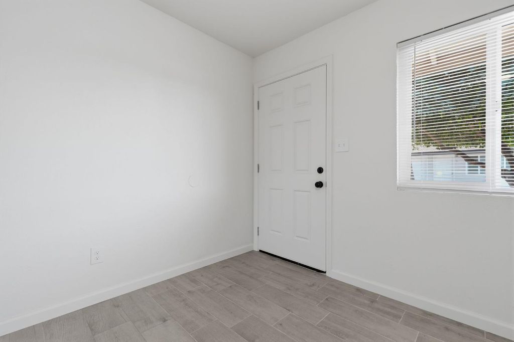 Image 34 of property listing at 1506 N Cobb, Porterville, CA 93257