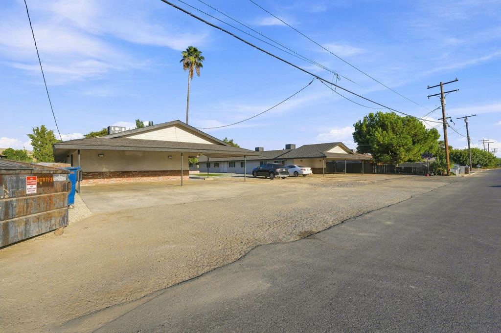 Image 5 of property listing at 1506 N Cobb, Porterville, CA 93257