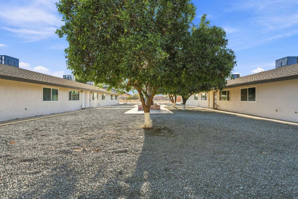 Image 6 of property listing at 1506 N Cobb, Porterville, CA 93257