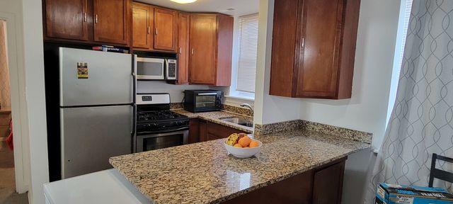 2501 W TOUHY Avenue 107, Chicago, IL 60645