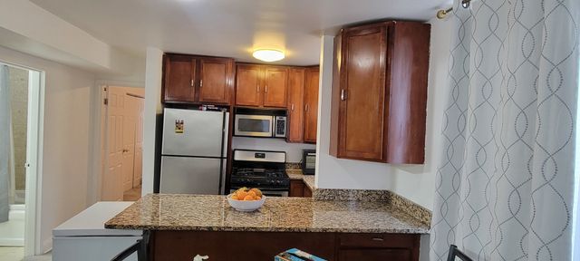 2501 W TOUHY Avenue 107, Chicago, IL 60645