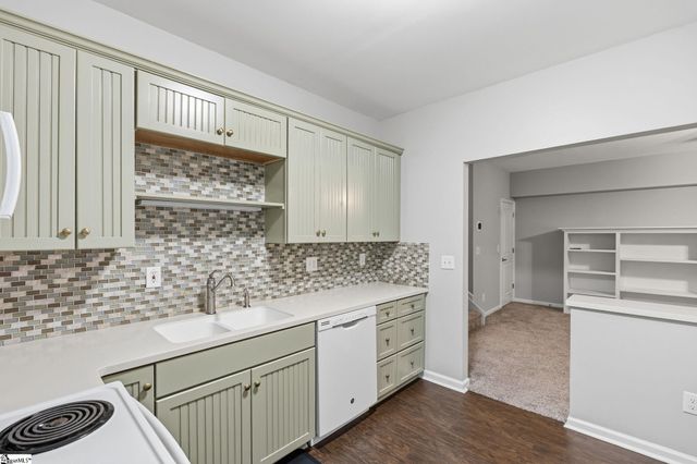16 Shannon Ridge Court, Greenville, SC 29615