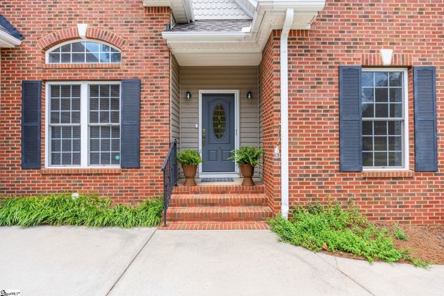 16 Shannon Ridge Court, Greenville, SC 29615