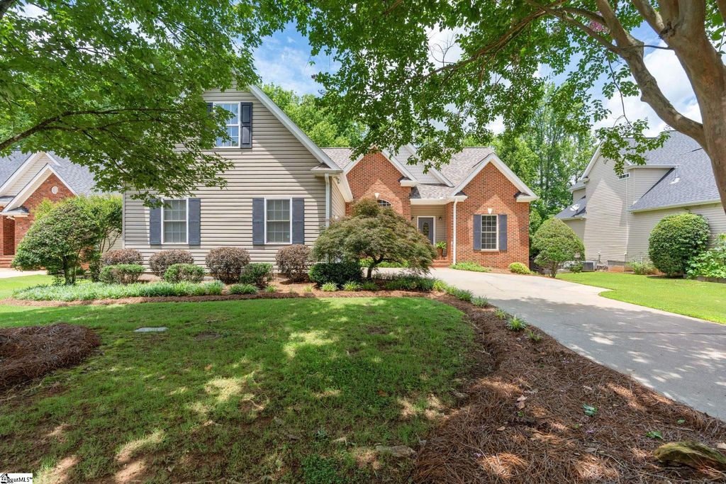 16 Shannon Ridge Court, Greenville, SC 29615
