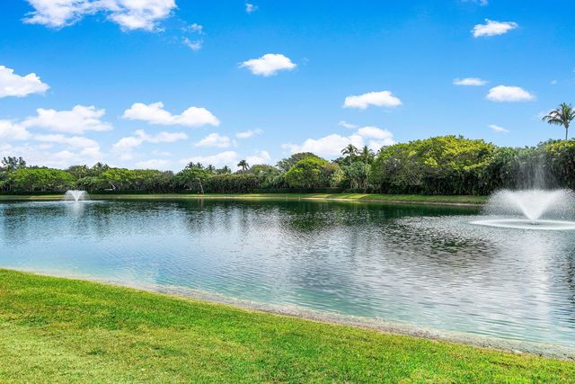 103 Sunset Cove Lane, Palm Beach Gardens, FL 33418