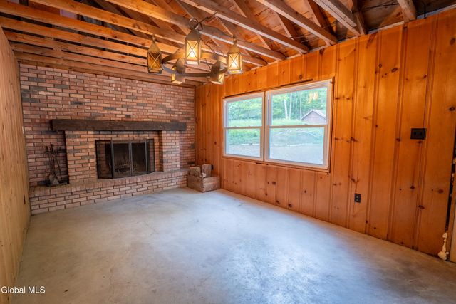978 W Mountain Co Rt 10, Day, NY 12835