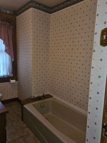 705 Laughlin AVENUE, Aliquippa, PA 15001