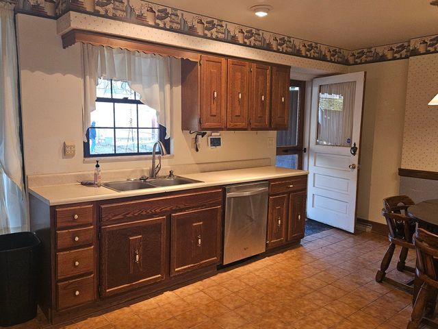 705 Laughlin AVENUE, Aliquippa, PA 15001