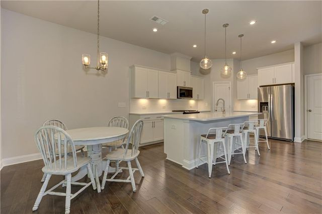 137 Holden Way, Woodstock, GA 30189
