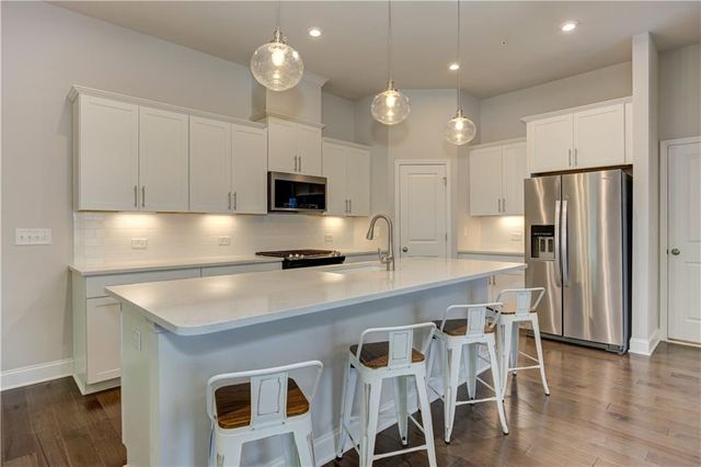 137 Holden Way, Woodstock, GA 30189